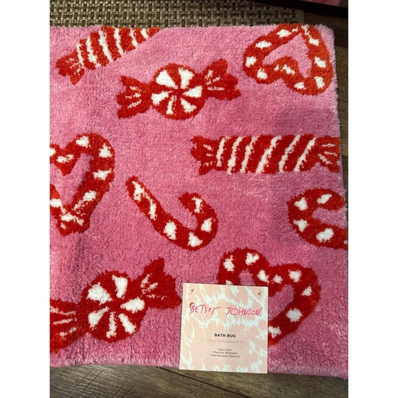 Betsey Johnson Christmas Bath Rug - Picture 3 of 5